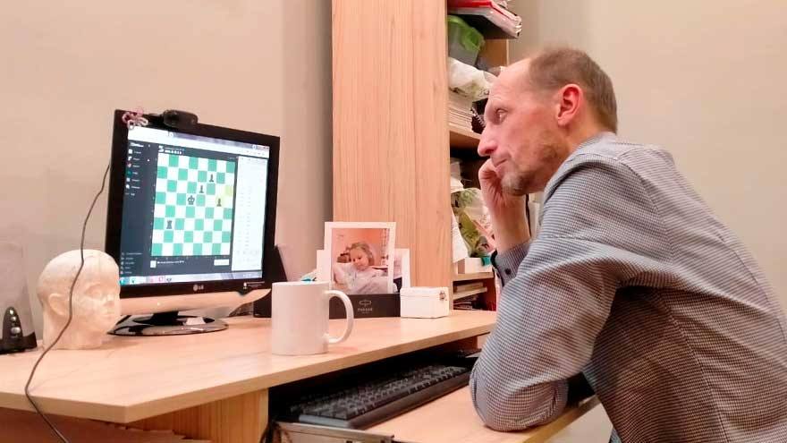 Томский гроссмейстер претендует на победу в самом массовом шахматном интернет-турнире  