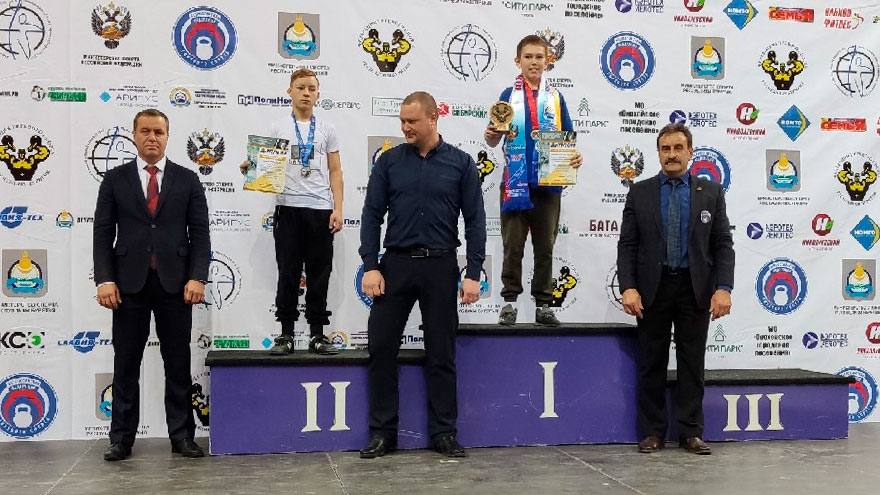 Юные томские гиревики отличились на турнире в Бурятии