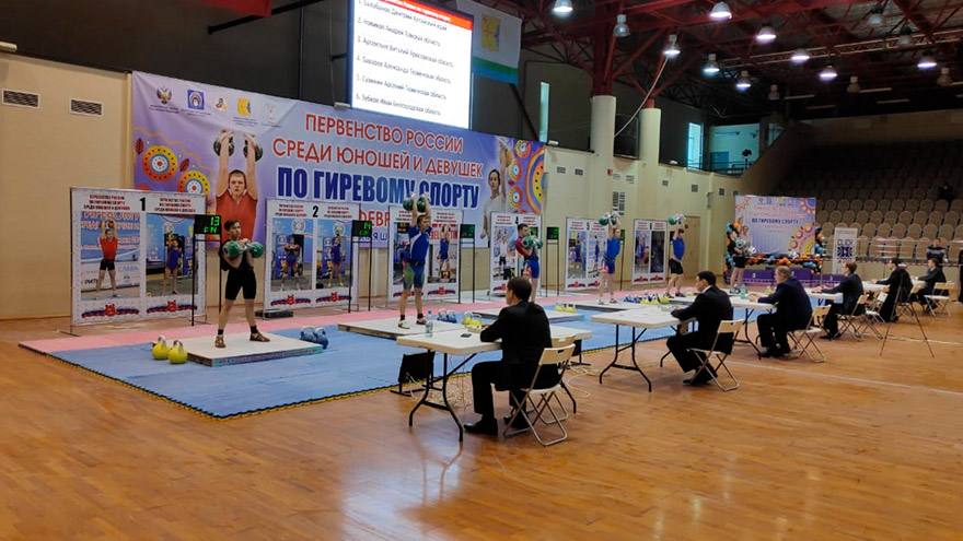 Томские гиревики выступили на первенстве России