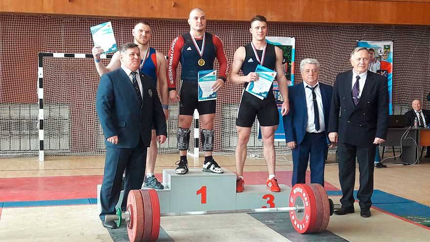 Томские штангисты успешно прошли отбор на чемпионат России