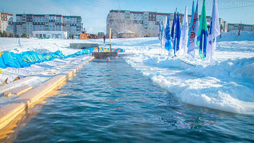 «Моржи» победили в суточном марафоне по заплыву в ледяной воде