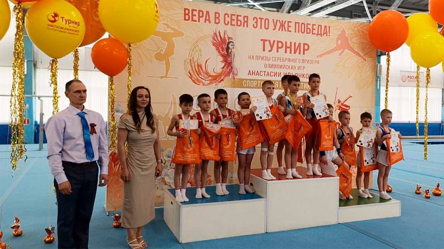 Команда гимнастов томского «Реактора» победила на межрегиональном турнире