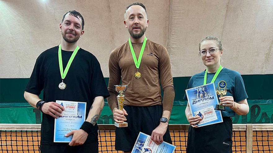 Томичи и кемеровчане разыграли призы на кортах ТК «Чемпион»