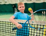 У юных теннисистов стартовали летние сборы. Репортаж SportUs.Pro с кортов ТК «Чемпион»