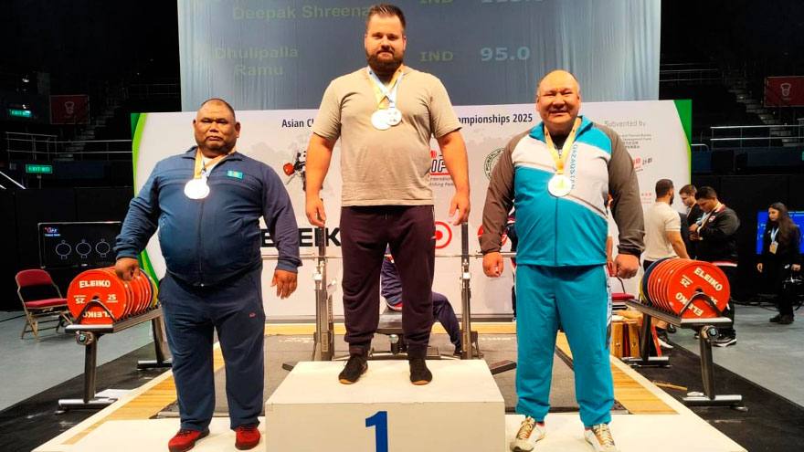 Томич стал чемпионом Азии по жиму