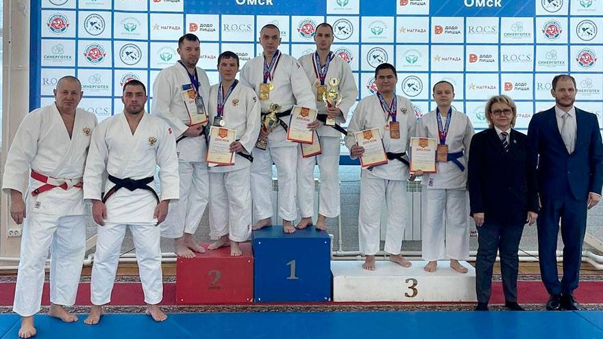 Томичи победили на чемпионате Сибири по дзюдо ката
