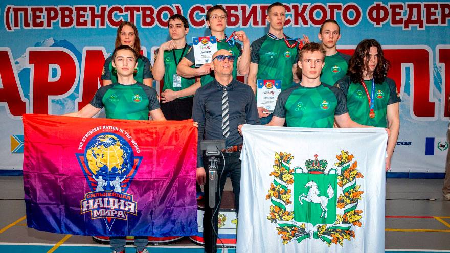 Армрестлеры взяли трофеи чемпионата и первенства Сибири