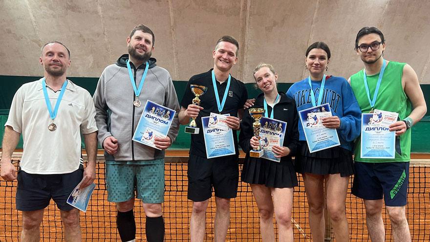 Смешанная пара стала чемпионом теннисных соревнований
